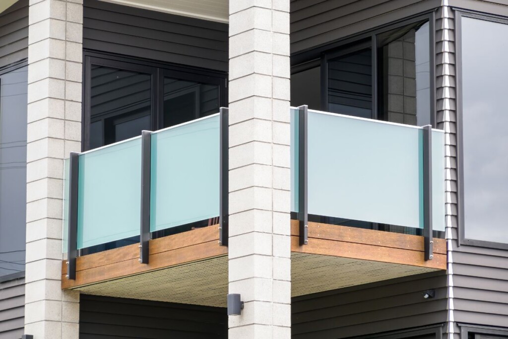 מרפסת על עמודים מחיר - כל מה שצריך לדעת לפני שמתחילים מרפסת על עמודים מחיר - כל מה שצריך לדעת לפני שמתחילים